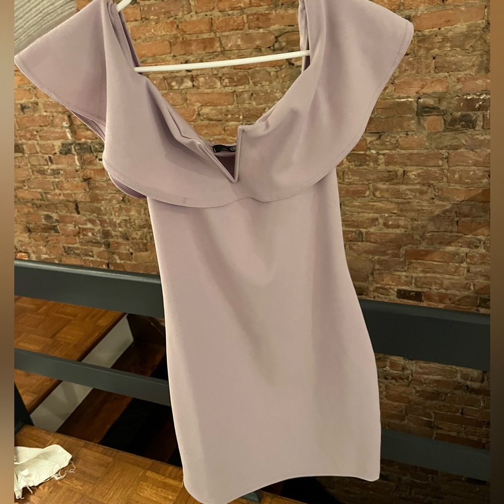 Lilac mini dress with v in front